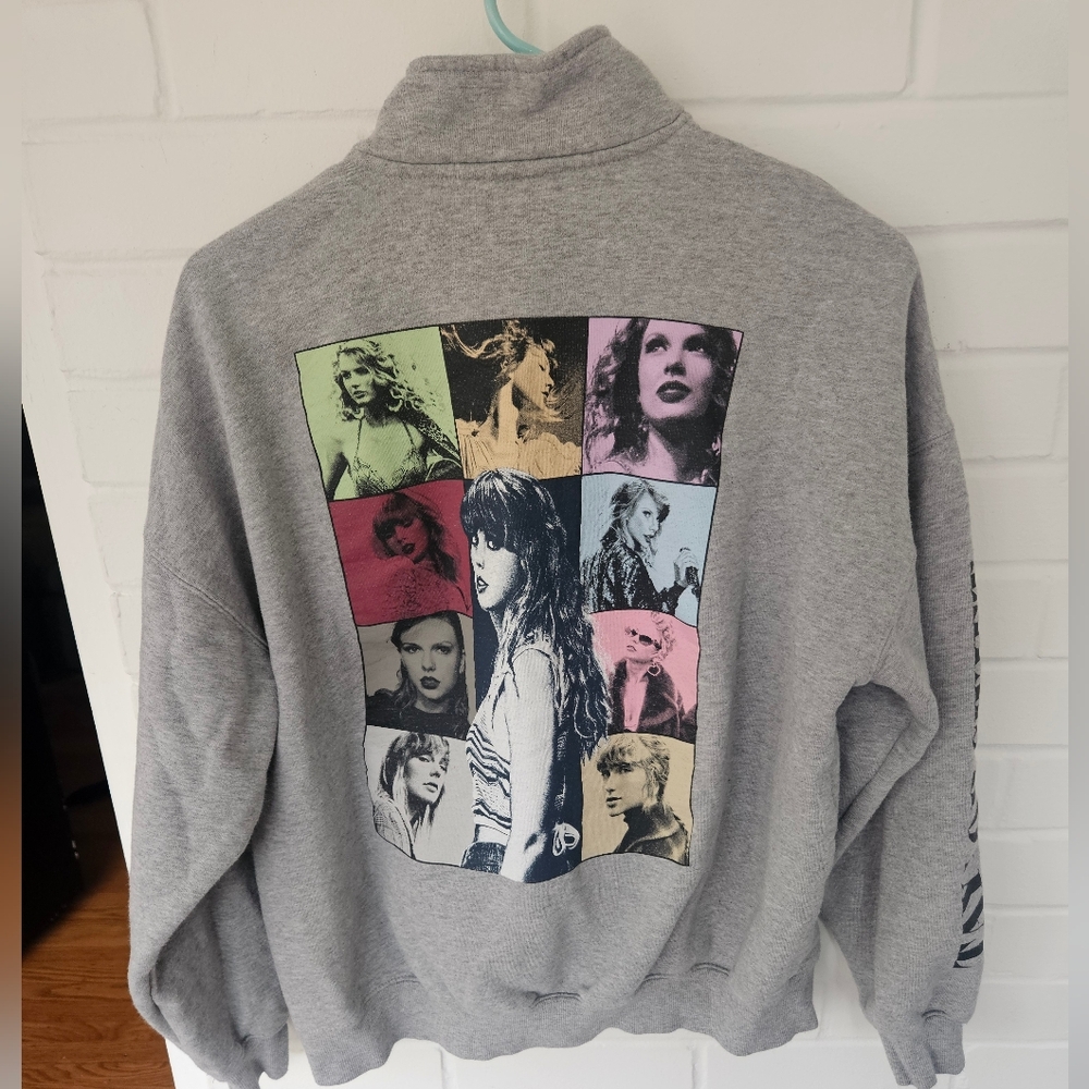 Taylor Swift The Eras Tour Gray Quarter-Zip size Small